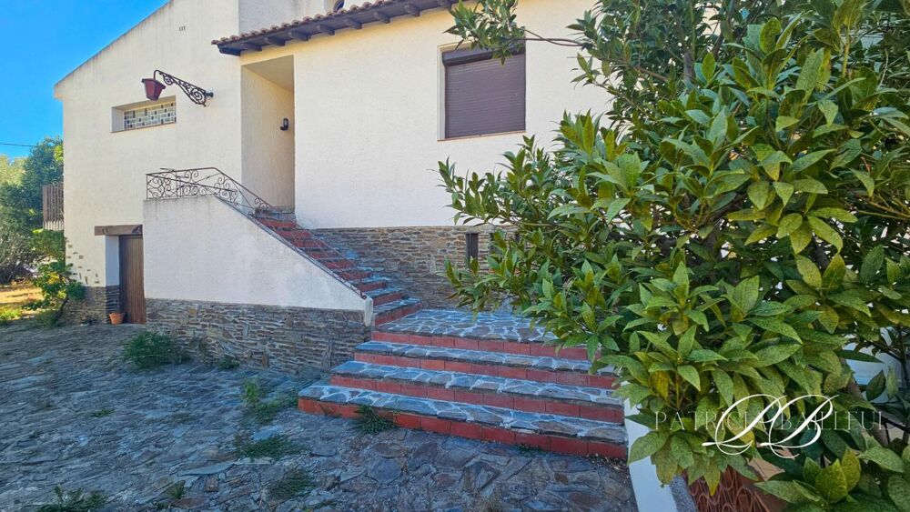 Vente Maison Maison 3 faces d'environ 135 m² avec grand jardin, garage et fort potentiel à Saleilles Saleilles
