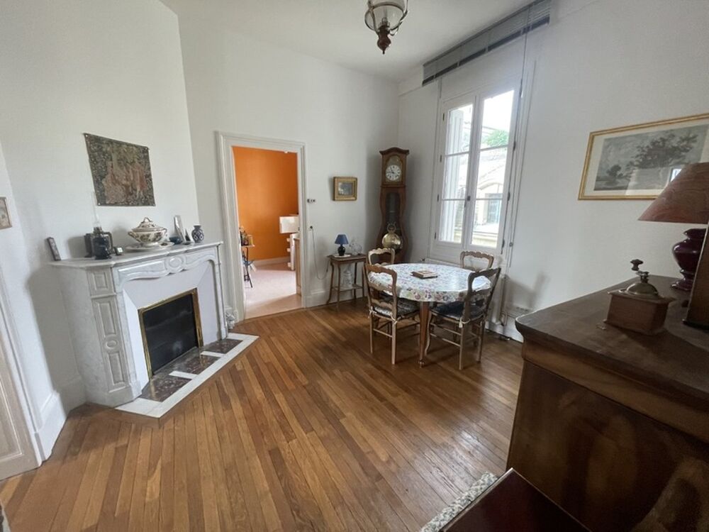 Vente Appartement Vue sur Loire et Chteau Exceptionnelle pour cet Appartement Bourgeois de 107m2 et ses2 chambres au 1er tage d'une petite copro Saumur
