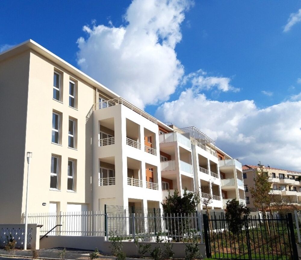 Location Appartement T2 avec terrasse et parkings à ST CYR SUR MER Saint cyr sur mer