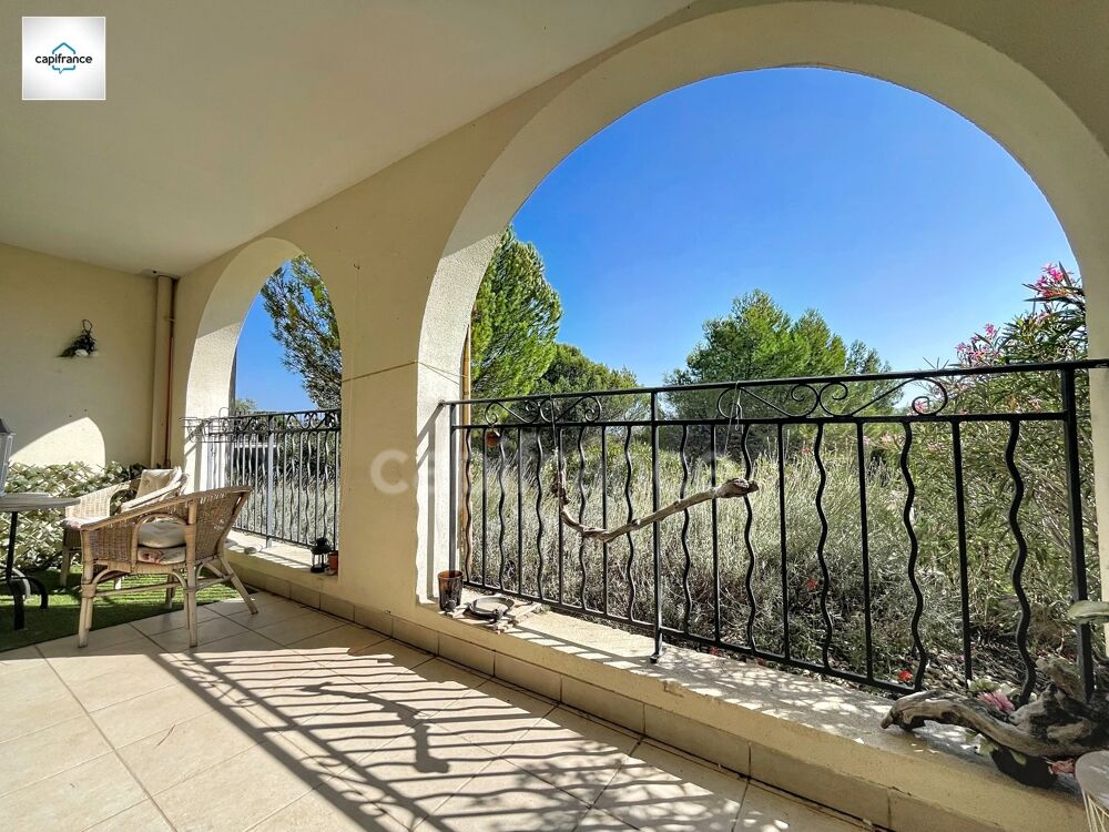 Domaine et golf de Pont royal appartement de 64 m² . Terrasse avec vue dégagée, Piscine résidentielle, Garage box fermé, cave