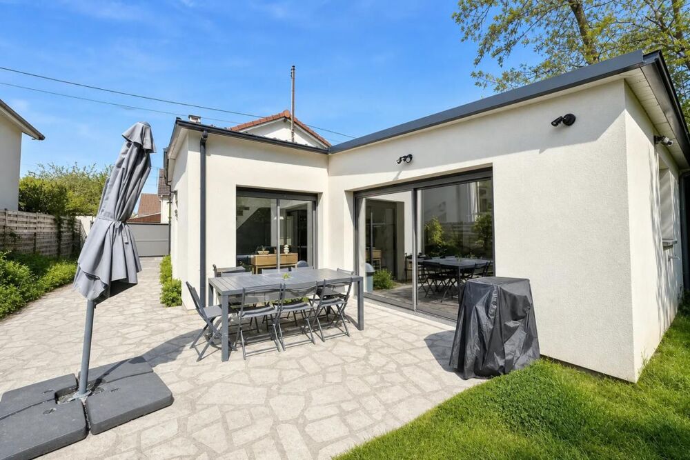 Maison rénovée 4 pièces de 116 m² louée, Le Plessis-Bouchard