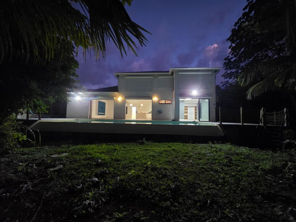 Vente Villa RARE VILLA DE STANDING AVEC PISCINE VUE DEGAGEE 1451 M2 DE TERRAIN Petit bourg