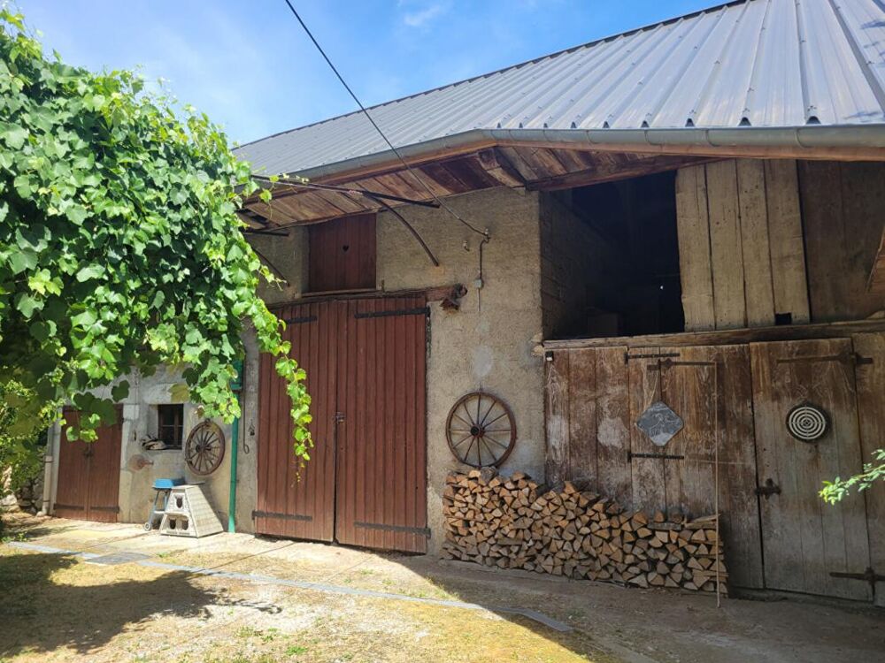 Vente Maison la BIOLLE- 73410, Grange a rehabiliter -  3 pièces, + combles , avec jardin de 190 m2 La biolle