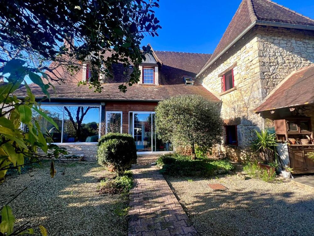 Maison de caractère à Coulaures de 105 m²