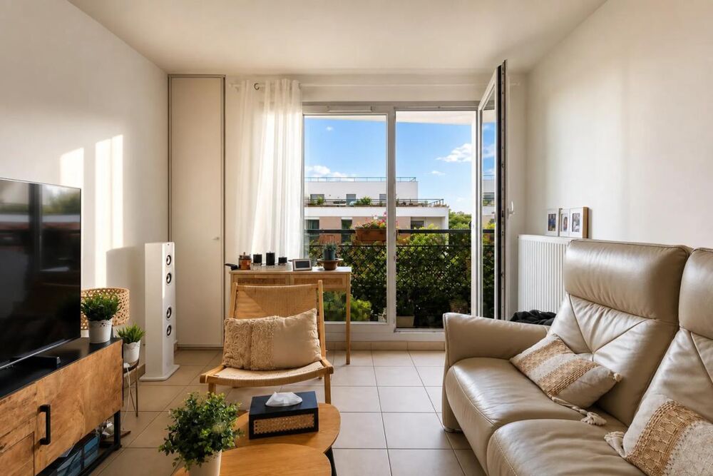 F3 lumineux avec balcon à 5 min de la gare et du marché