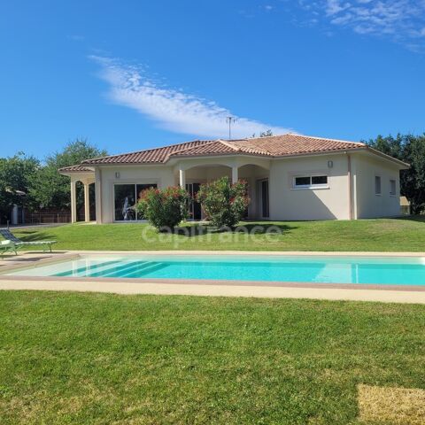   Dpt Gironde (33), � vendre CISSAC MEDOC maison de 156 m2 sur un terrain de 4500m2 Maison - 6 pi�ce(s) - 156 m�