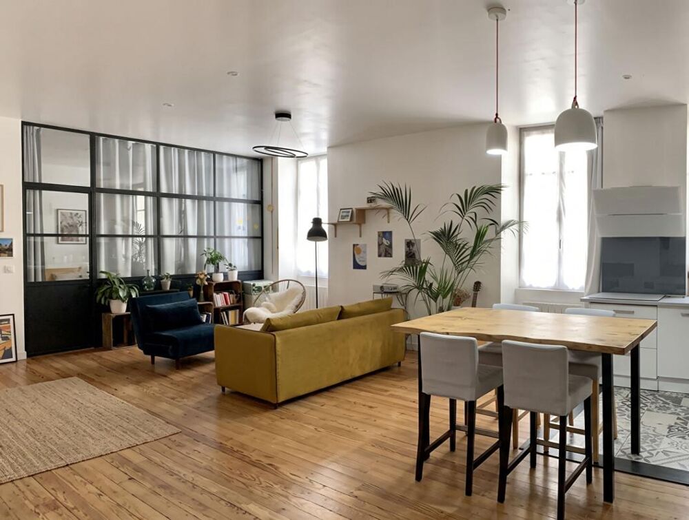 Maison de ville rénovée T3 avec garage