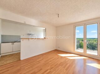 Vente Appartement APPARTEMENT_ 2 PIÈCES_ BALCON _ CAVE Gouaix