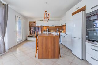 Vente Appartement T3 avec parking inclus, dernier étage et terrasse Poisy