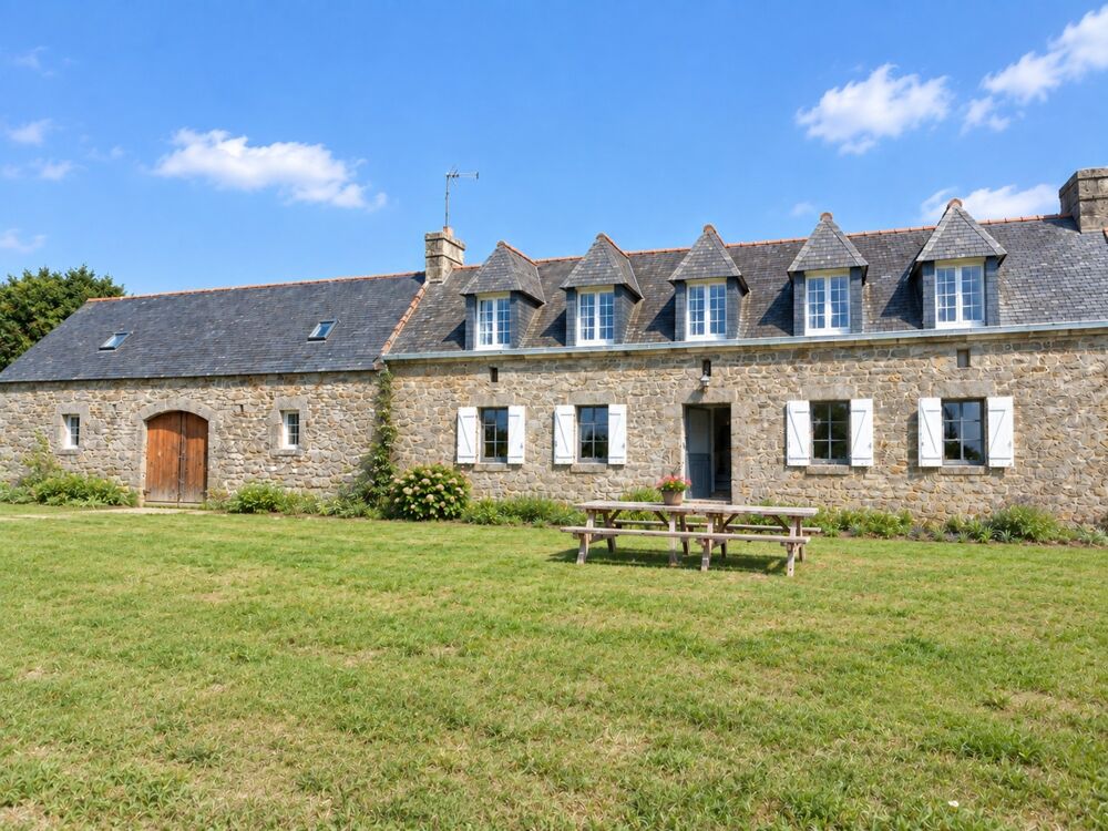 Vente Maison Maison à vendre 6 pièces COMBRIT (29) Corps de ferme et grand terrain Combrit