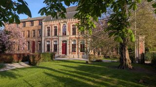  Propri�t�/ch�teau � vendre 15 + pi�ces 823 m�