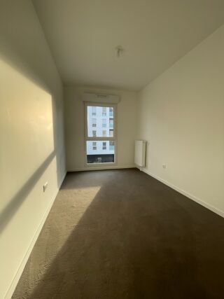  Appartement à louer 3 pièces 65 m²