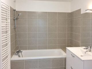  Appartement à louer 2 pièces 43 m²