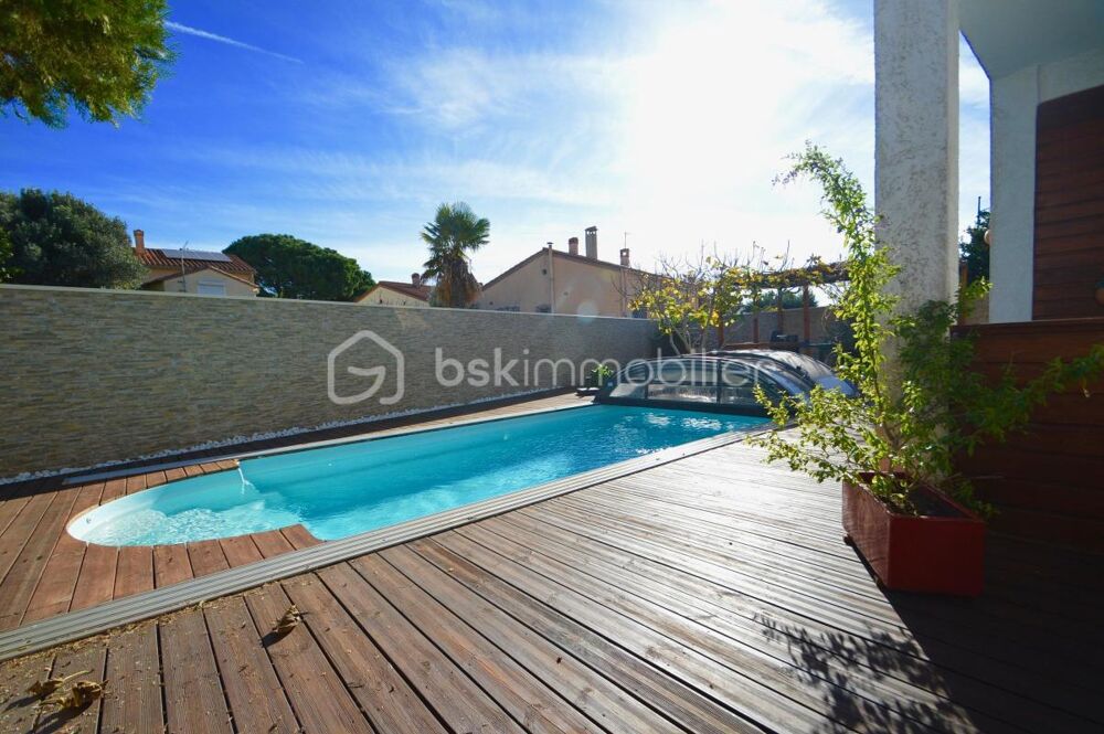 Villa T7 avec piscine, appartement à l'étage et un studio