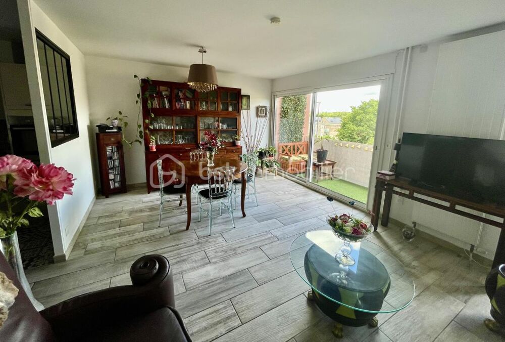 Le duplex qui réconcilie les amoureux de la maison et de l'appartement !  3 chambres, sous-sol total, garage et aucun voisin au