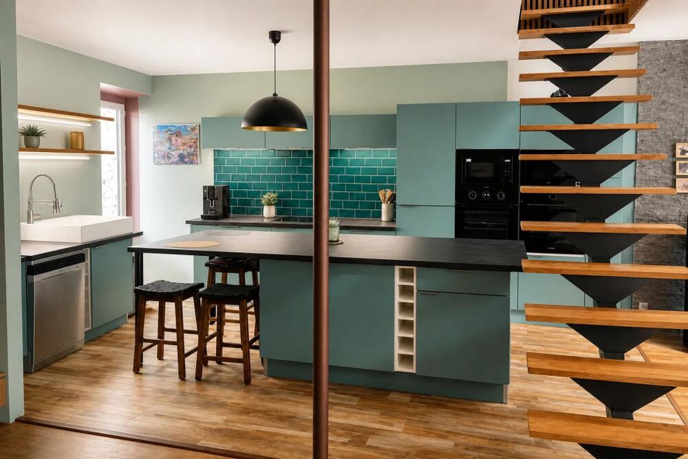 Immeuble rénové 250 m² situé à Ardes