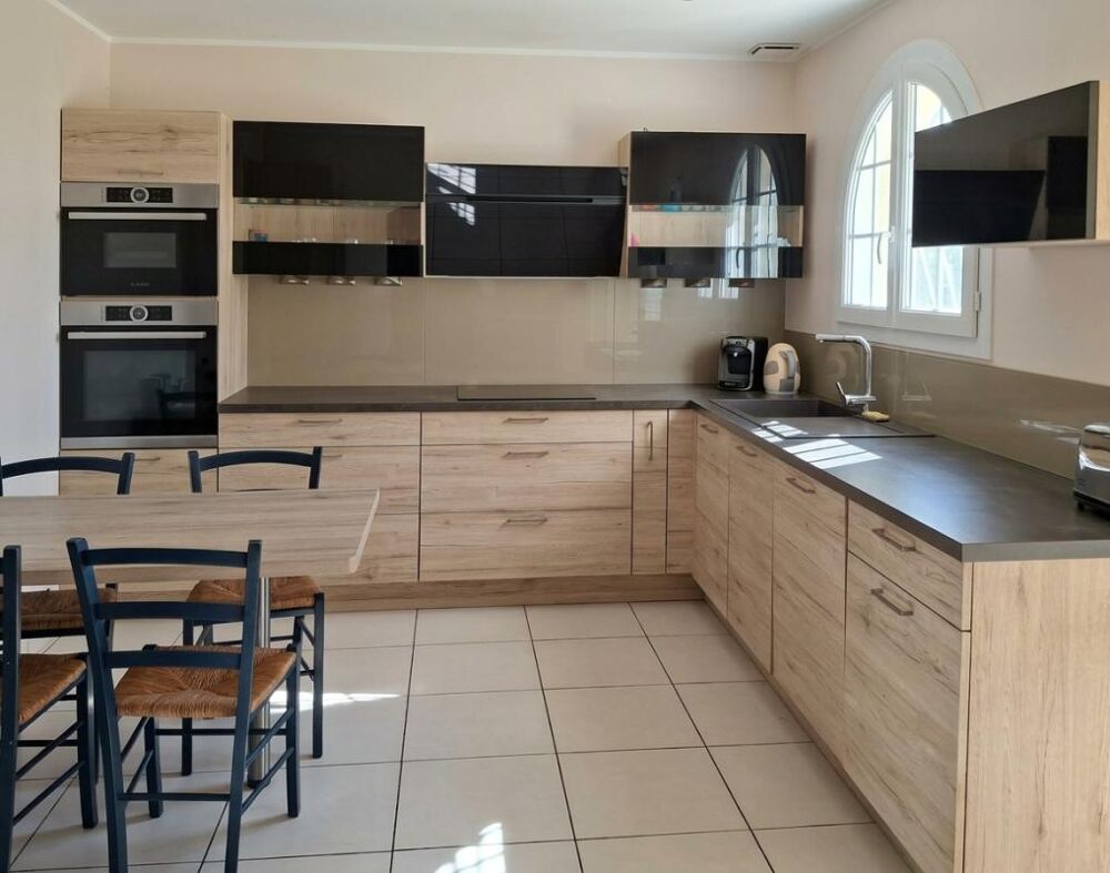 Vente Maison Maison de plain-pied - 4 chambres, piscine, jardin et garage à Ambès (33810) Ambes