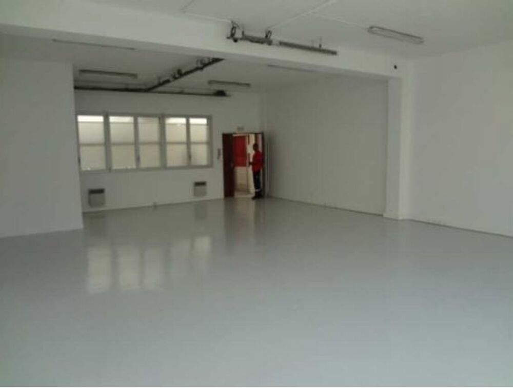   Bureaux à louer dans un hôtel industriel Paris 19