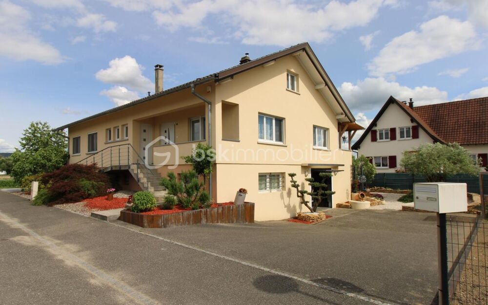 VILLAGE-NEUF  MAISON INDIVIDUELLE 213 m²  213 m² habitables  Piscine  Photovoltaïque  Pompe à chaleur  À 2 min de la Suiss