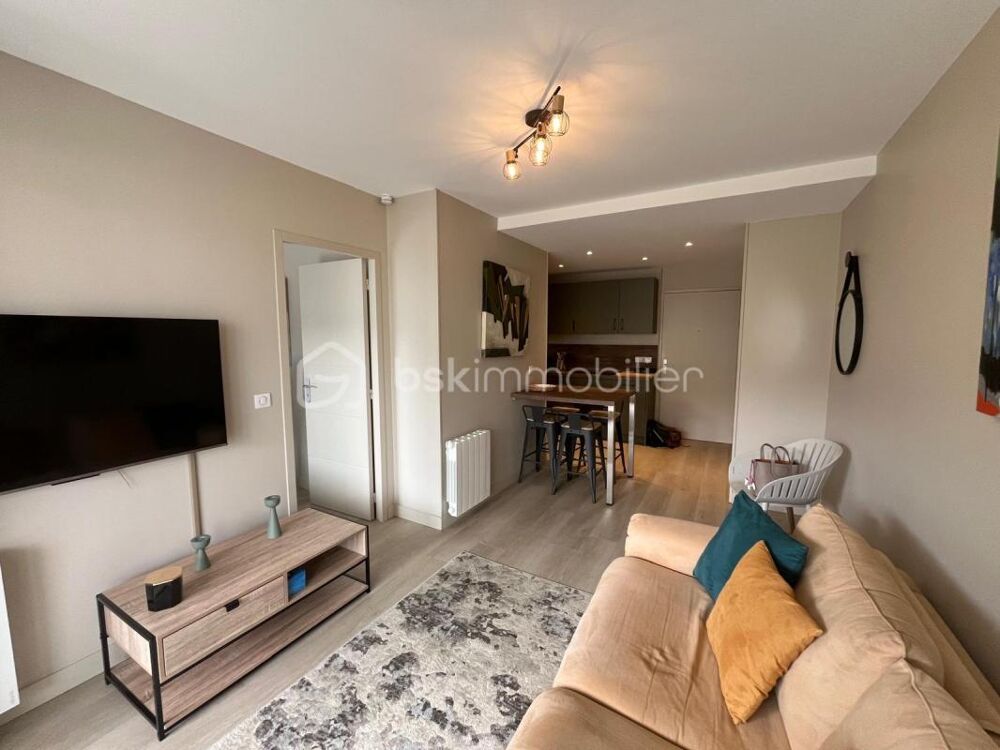 TRES BEL APPARTEMENT DANS IMMEUBLE FACE MER PROCHE MARCHE