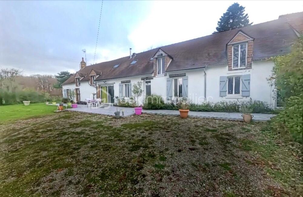 Longère de 210 m² à Courtemaux (45320)