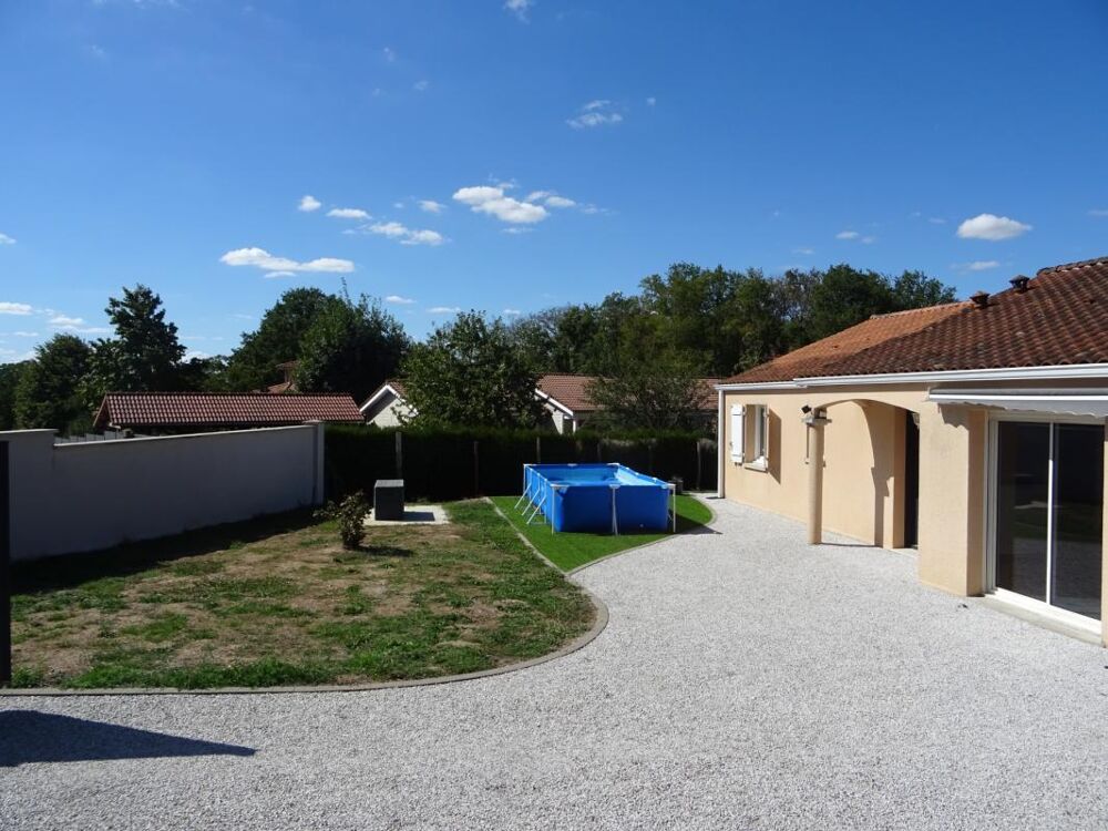 Vente Maison A SAINT JUNIEN PROCHE DU CENTRE VILLE BELLE MAISON DE PLAIN PIED 96 M² HABITABLES SUR UN TERRAIN DE 1502 M² PLAT Saint junien