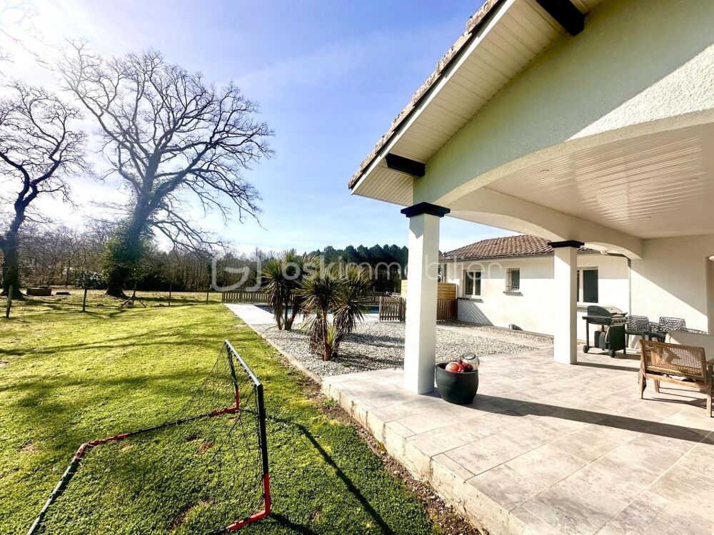 ***Maison familiale refaite à neuf avec deux espaces de vie distincts, piscine et grand terrain