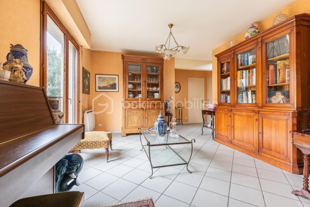 Maison familiale à vendre à Le Raincy  266 m²