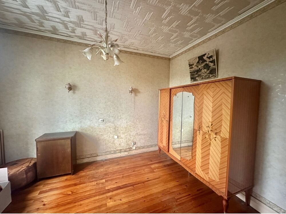 Maison, plus studio 30 m2, un garage à réhabiliter à vendre 5 pièces PESSAC (33)