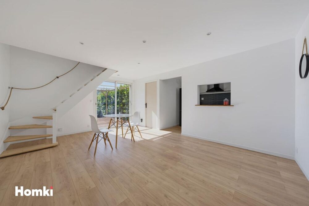 Maison rénovée avec grand jardin, au calme