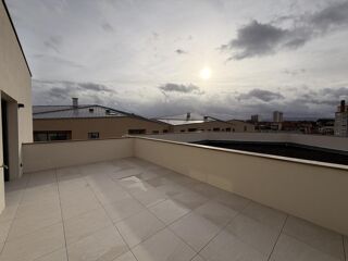  Appartement à louer 2 pièces 107 m²