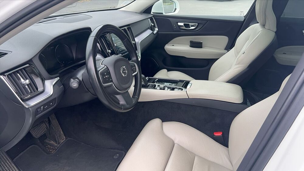 V60 III 2.0 T8 392 Plug in Hybrid AWD Geartronic8 Business Execu 2019 occasion 49400 Saumur