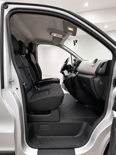 Trafic 1&deg; Main / 1.6L dci 95cv minibus 9pl - 2017 L2 long T&eacute;L/Clim 2018 occasion 60430 Abbecourt