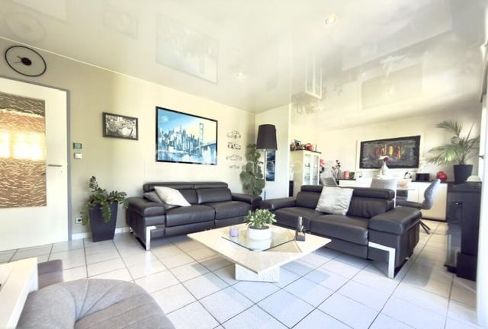 PFASTATT  Appartement 4 pièces avec garage, parking, cave et 2 balcons