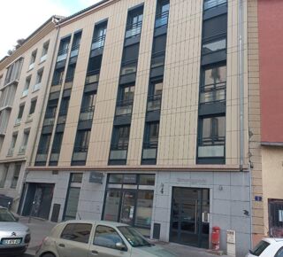  Parking / Garage à louer 