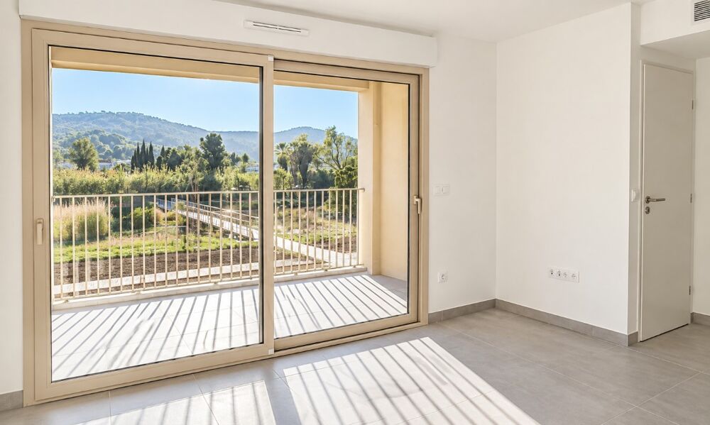 Location Appartement T2  avec balcon et parking à HYERES Hyeres