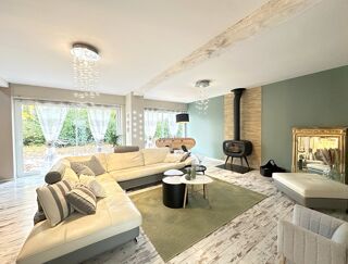  Maison  vendre 8 pices 335 m