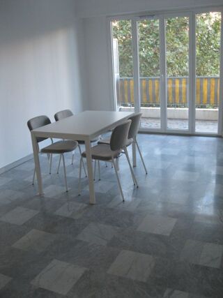 Appartement à louer 2 pièces 50 m²