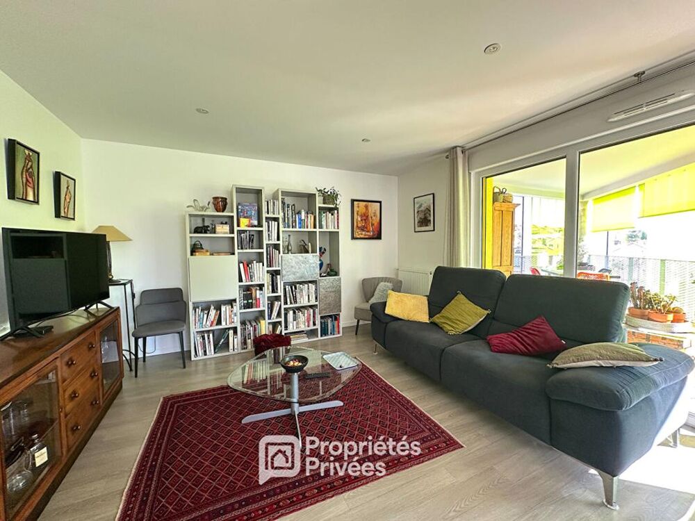 Appartement 4 pièces 80 m2 avec terrasse, parking et cave