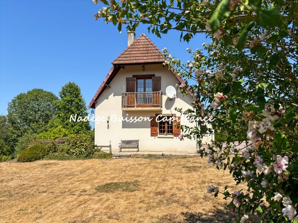 Cambremer centre  Maison familiale de 136 m² avec terrasse panoramique, vie de plain-pied et double garage