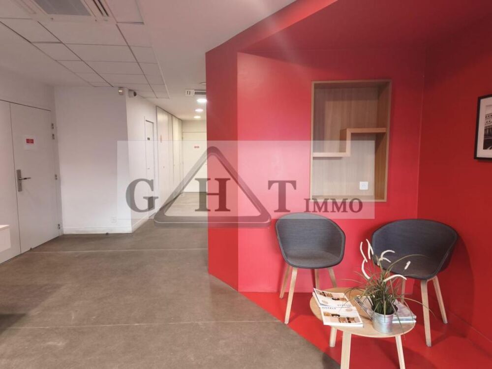   1240 m² d'entrepot bureaux indépendant à vendre à TORCY Torcy