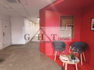   1240 m² d'entrepot bureaux indépendant à vendre à TORCY Torcy