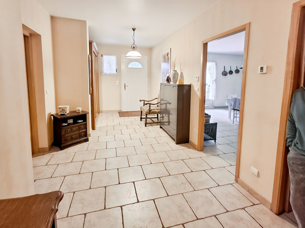 Maison de plain-pied offrant 162 m² habitables