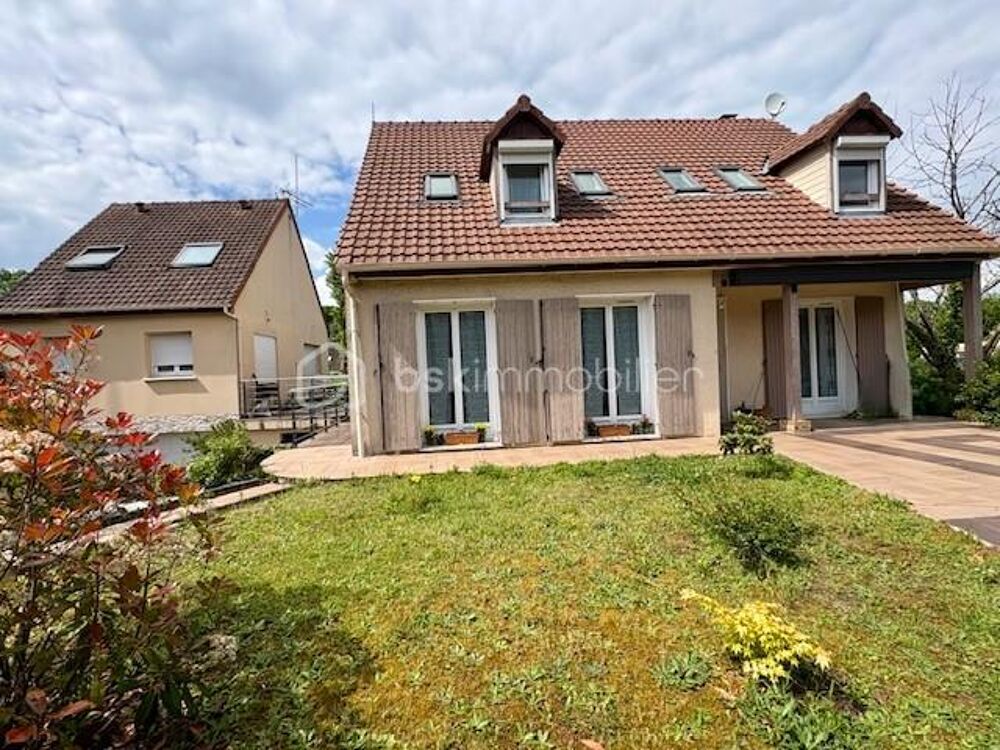 Charmante maison conviviale avec pavillon secondaire. En quête d'un bien combinant résidence principale et rentabilité, cette pr