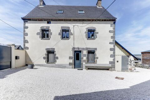   Propriété de caractère de 290 m² bâtis, Saint-Pierre-Roche - Maison rénovée 140 m² + grange de 150 m² à restaurer Maison - 5 pièce(s) - 290 m²