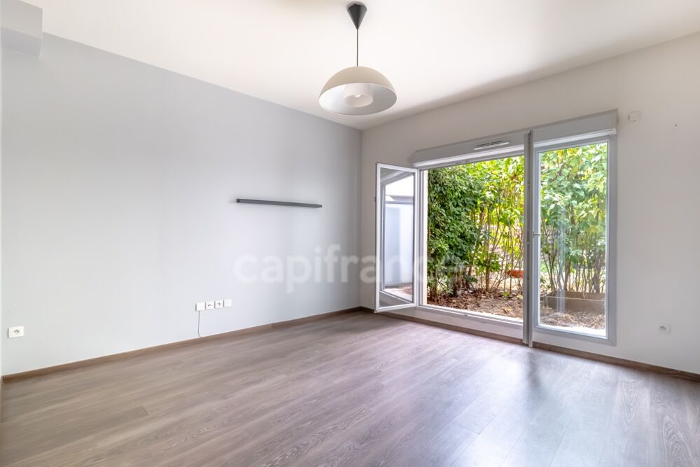 Vente Appartement Appartement à vendre 3 pièces PANTIN (93) à proximité du métro, en rez-de-jardin avec terrasse arborée au sein d'un immeuble con Pantin
