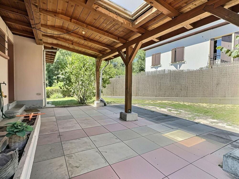 Maison Chambéry quartier Montjay, développe près de 150 m2 sur 719m2 de terrain