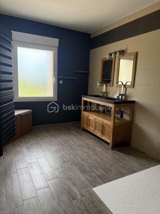  Maison � vendre 5 pi�ces 220 m�