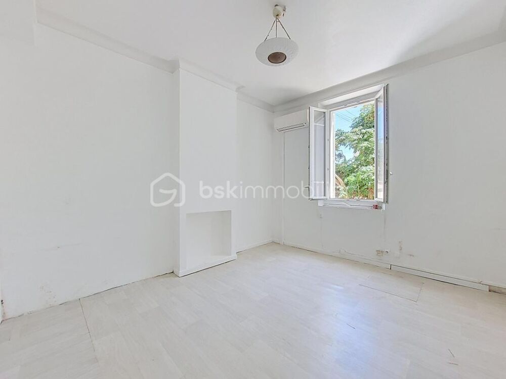 Studio avec terrasse  Quartier calme à 5 min du port de La Seyne-sur-Mer