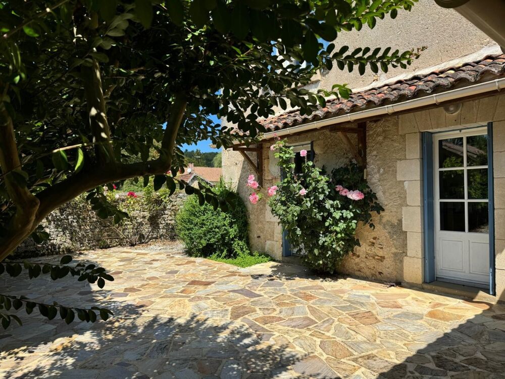 Maison 5 pièces 100 m² · à Saint Front la Riviere · 100 m² · 176 000 €